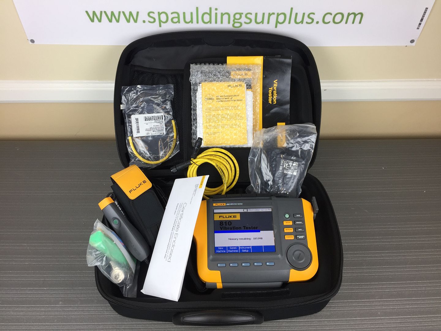 Fluke 810 Handheld Vibration Tester Meter 0 80g, 2Hz 20kHz w/ All Std Accys eBay